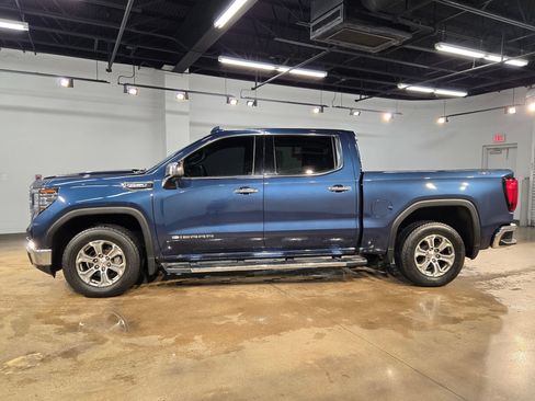 Used 2022 GMC Sierra 1500 SLT w/ SLT Convenience Package AWD/4WD image 4