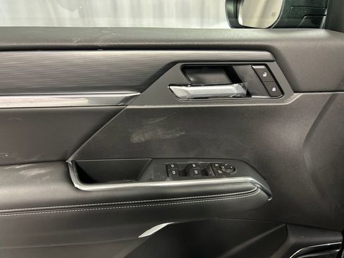 New 2026 GMC Acadia Elevation image 12