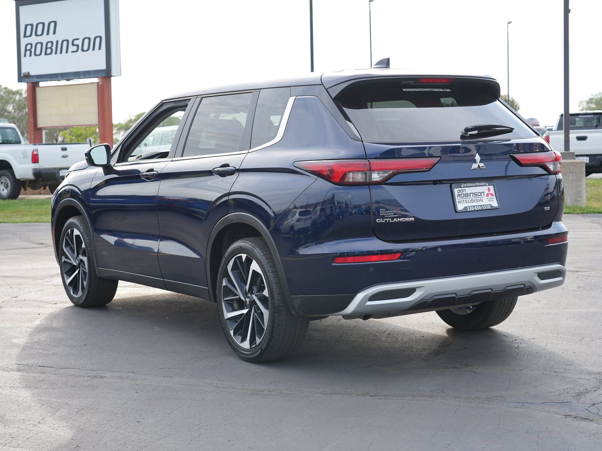 Used 2024 Mitsubishi Outlander SE AWD/4WD image 6
