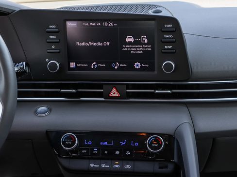 Used 2025 Hyundai Elantra Sport image 14