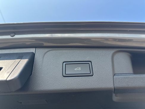 New 2026 Volkswagen Atlas Peak Edition image 36