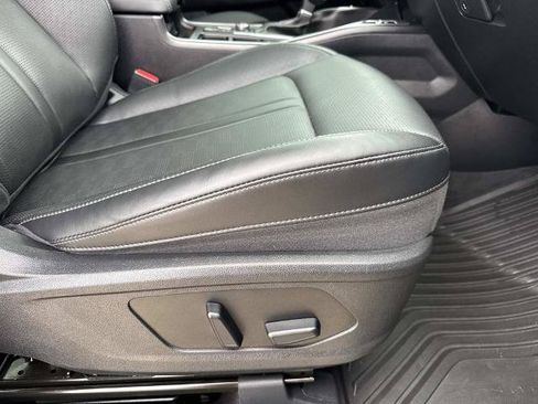 Used 2025 Kia Sorento EX w/ Panoramic Sunroof Package FWD image 13