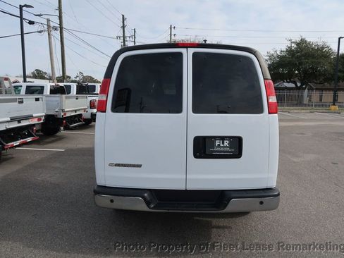 Used 2017 Chevrolet Express 3500 LT w/ LT Preferred Equipment Group image 4