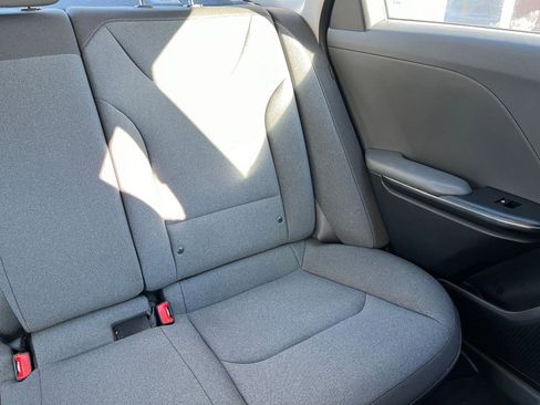 Used 2025 Kia K4 LXS image 36