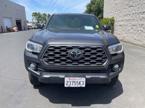 Used 2022 Toyota Tacoma TRD Off-Road w/ Technology Package AWD/4WD image 2