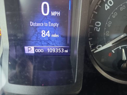 Used 2020 Toyota Tacoma TRD Off-Road AWD/4WD image 19