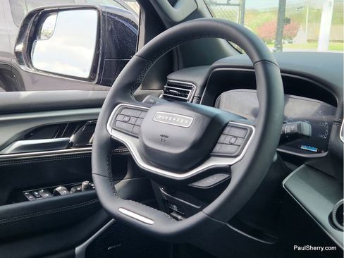 Used 2025 Jeep Wagoneer 4WD w/ Convenience Group I image 27