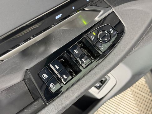 Used 2026 BMW 530i RWD image 12