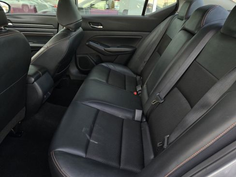 Used 2022 Nissan Altima 2.5 SR image 10