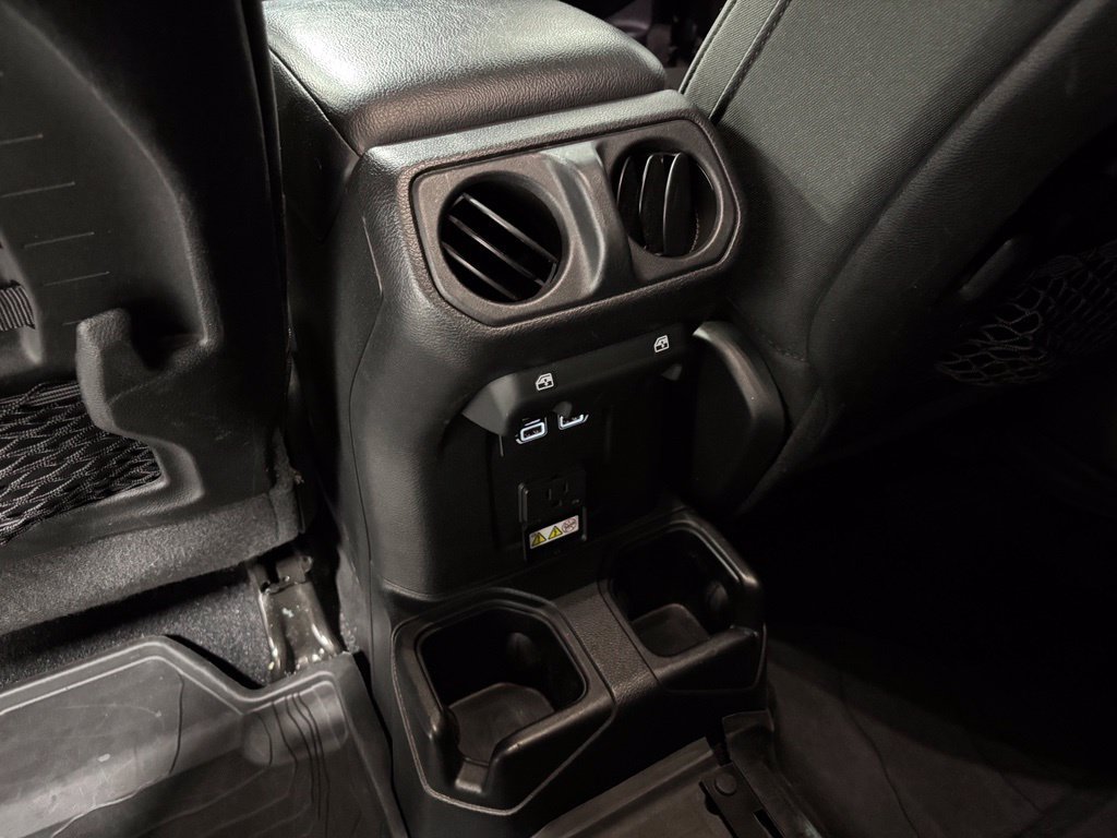 Used 2020 Jeep Wrangler Unlimited Rubicon w/ LED Lighting Group AWD/4WD image 46