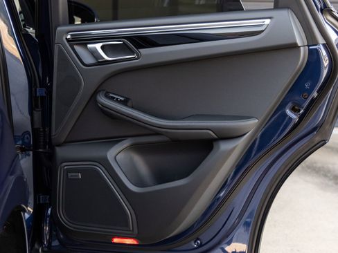 Certified 2026 Porsche Macan AWD/4WD image 41