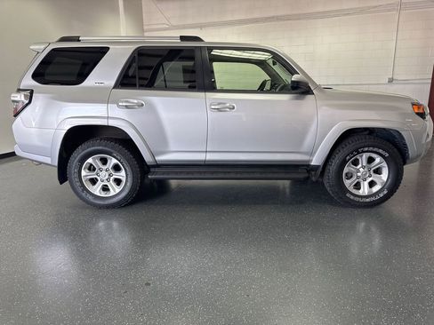 Used 2019 Toyota 4Runner SR5 image 3