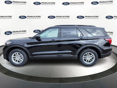 New 2026 Ford Explorer Active image 2