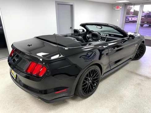 Used 2017 Ford Mustang GT Premium w/ GT Performance Package image 4