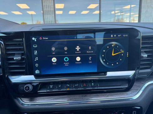 Used 2024 Chevrolet Silverado 2500 LTZ w/ LTZ Plus Package image 8