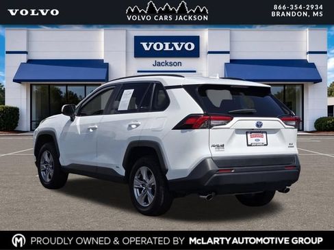 Used 2024 Toyota RAV4 XLE AWD/4WD image 6