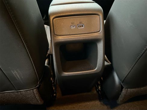 Used 2024 Chevrolet Trax LT image 27