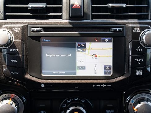 Used 2018 Toyota 4Runner TRD Off-Road AWD/4WD image 14