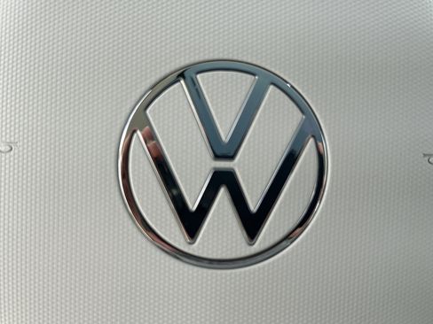 New 2025 Volkswagen ID. Buzz 1st Edition image 17