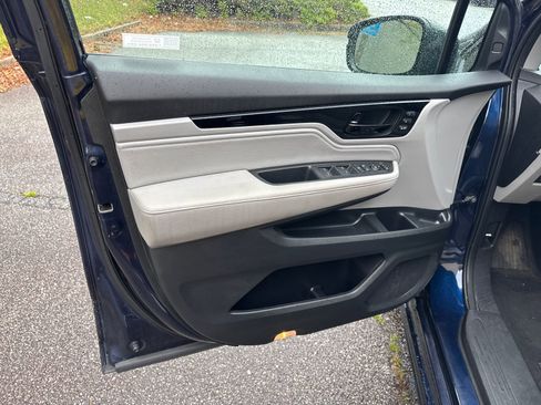 Used 2023 Honda Odyssey Touring image 10