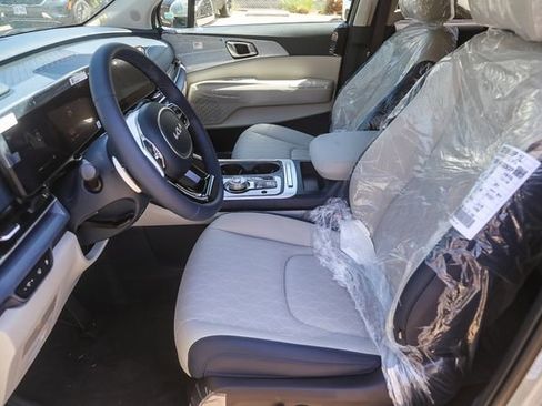 New 2026 Kia Carnival EX FWD image 10