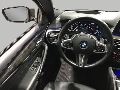 Used 2019 BMW M550i xDrive w/ Premium Package 2 image 5
