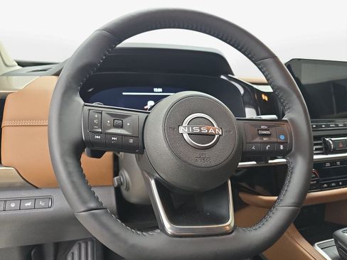 Used 2023 Nissan Pathfinder Platinum w/ Cargo Package AWD/4WD image 13