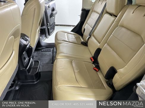 Used 2019 Jeep Wrangler Unlimited Sahara image 24