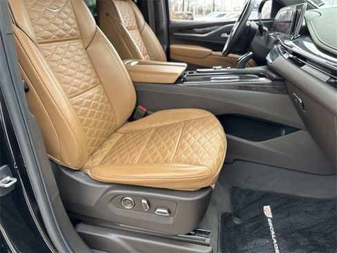 Used 2024 Cadillac Escalade Sport image 9