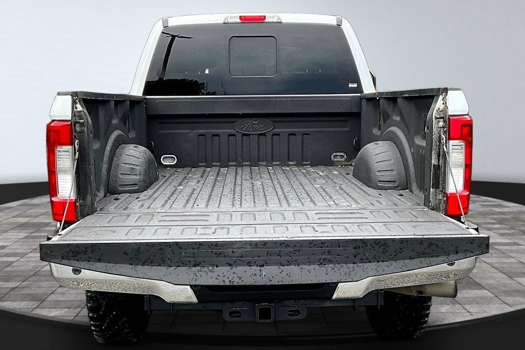 Certified 2019 Ford F250 Lariat w/ Lariat Value Package AWD/4WD image 11