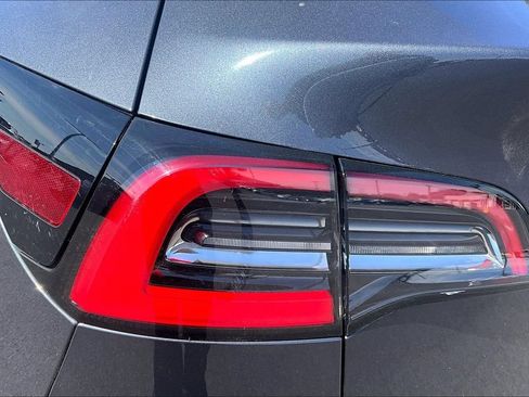 Used 2020 Tesla Model Y Long Range AWD/4WD image 30