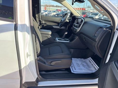 Used 2022 Chevrolet Colorado LT w/ Fleet Safety Package image 15