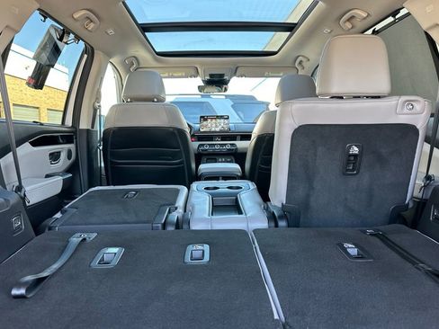 Certified 2024 Honda Pilot Touring image 16