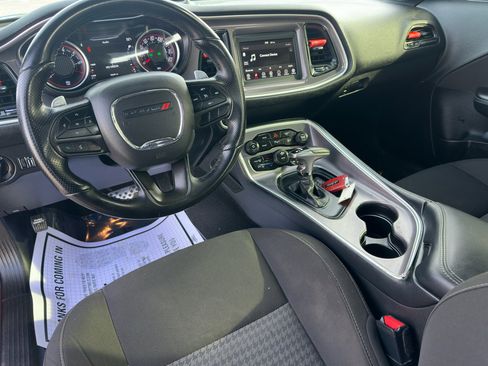 Used 2022 Dodge Challenger GT image 37