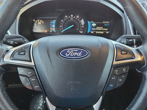 Used 2024 Ford Edge SEL image 11