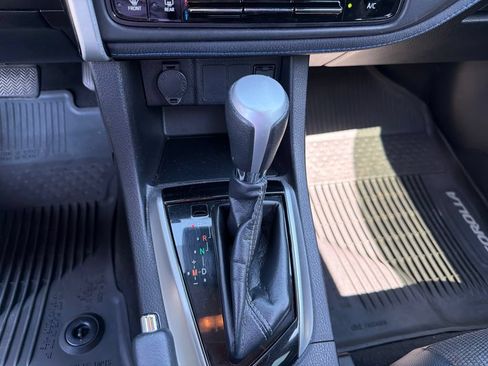 Used 2019 Toyota Corolla SE FWD image 4