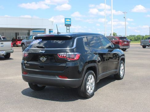 Used 2024 Jeep Compass Sport AWD/4WD image 9