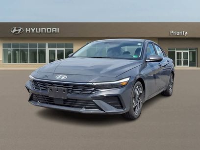 Used 2025 Hyundai Elantra Limited