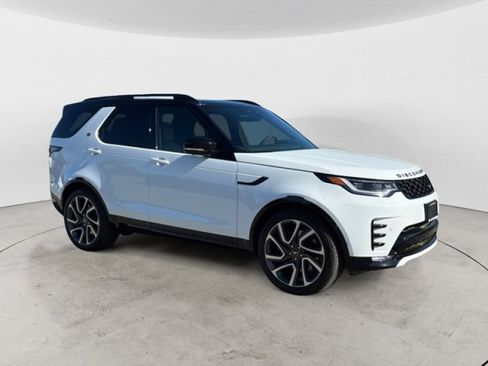 Used 2025 Land Rover Discovery Dynamic SE AWD/4WD image 2