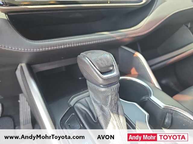 Used 2022 Toyota Highlander XLE AWD/4WD image 15