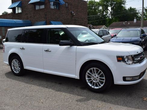 Used 2019 Ford Flex SEL w/ Equipment Group 202A AWD/4WD image 4