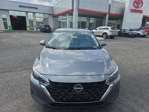 Used 2024 Nissan Sentra SV FWD image 2