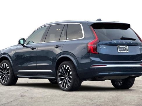 Certified 2025 Volvo XC90 B6 Plus image 8
