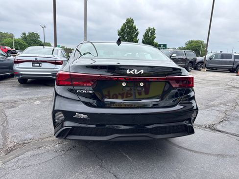 Used 2024 Kia Forte LXS w/ LXS Technology Package FWD image 4