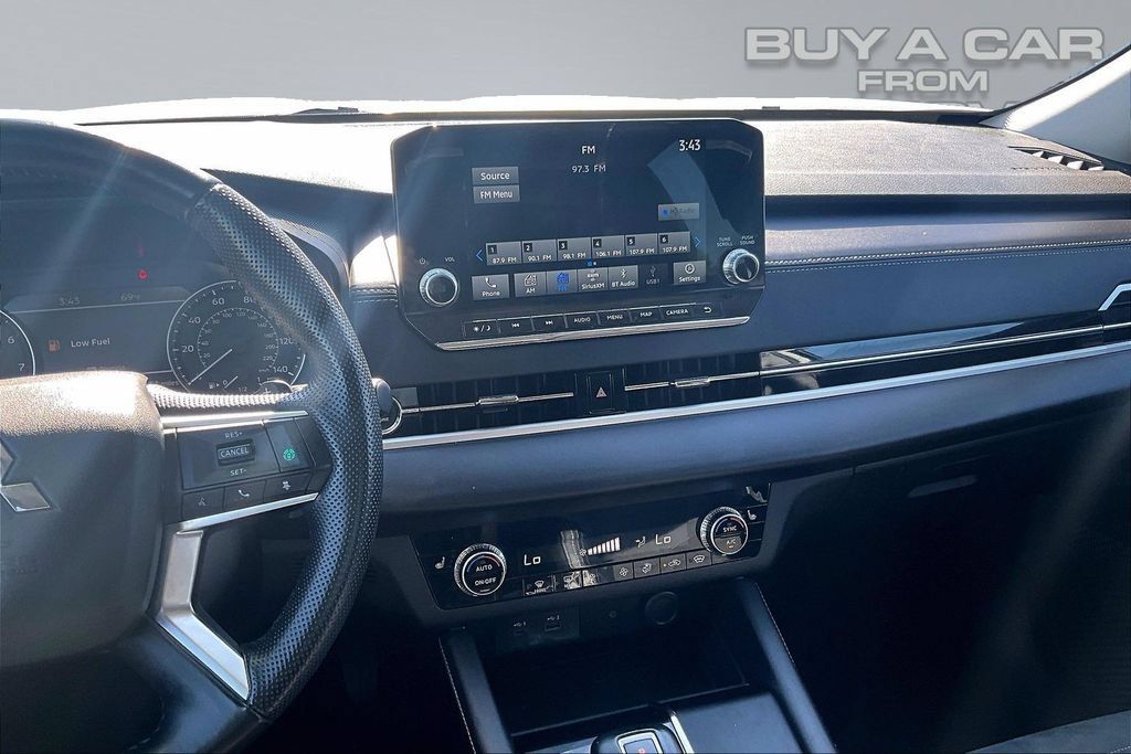 Used 2024 Mitsubishi Outlander SE AWD/4WD image 6