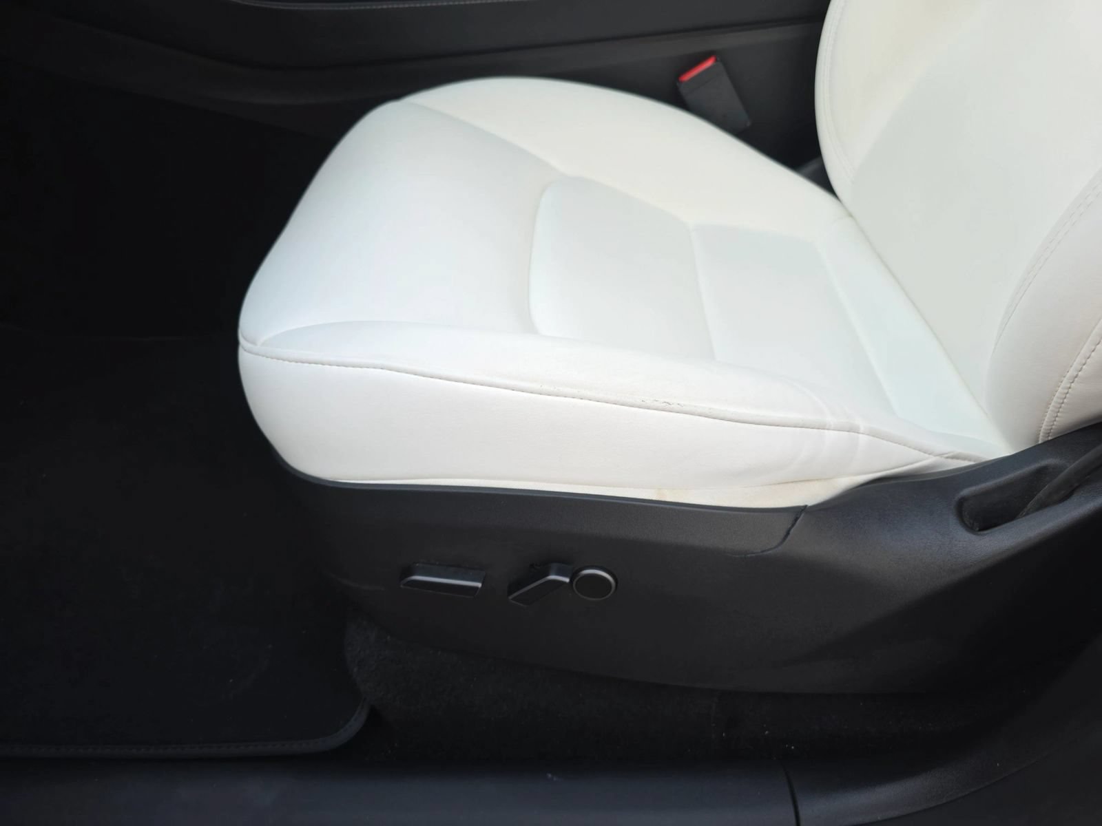Used 2023 Tesla Model Y Long Range AWD/4WD image 25