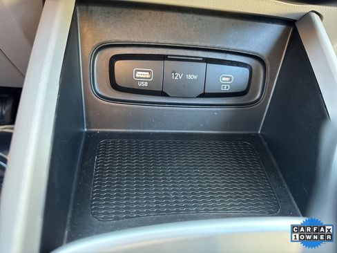 Used 2025 Hyundai Venue SEL image 20