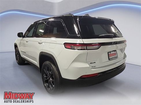 New 2025 Jeep Grand Cherokee Limited w/ Trailer Tow Package image 3