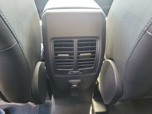 Used 2019 Ford Escape SE FWD image 12