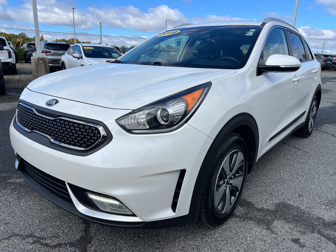Used 2019 Kia Niro EX FWD image 2